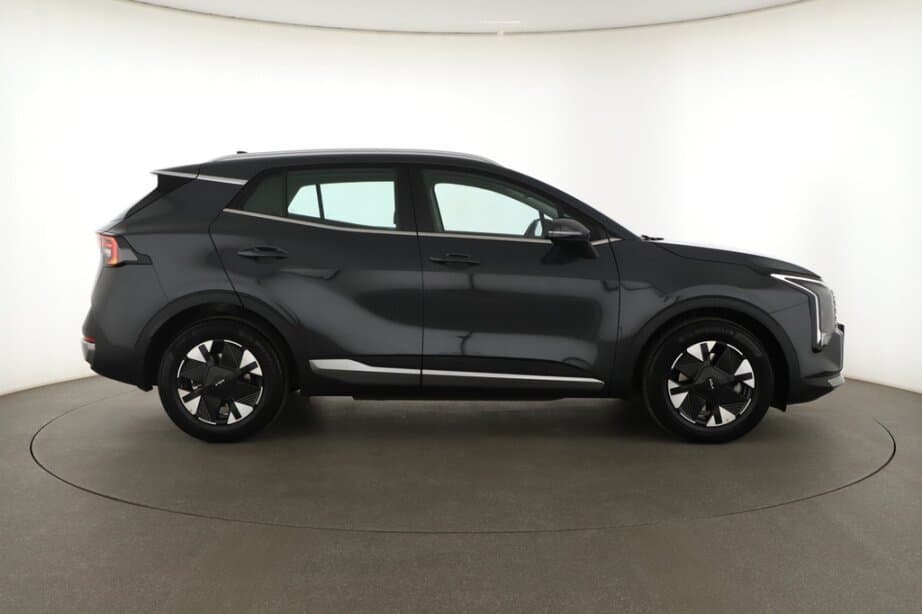 2025 Kia SPORTAGE - 8