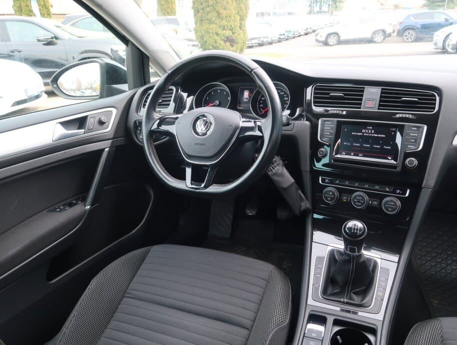 2014 Volkswagen GOLF - 9