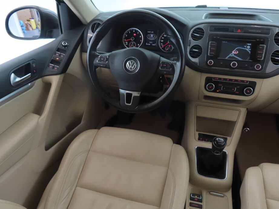 2015 Volkswagen TIGUAN - 9