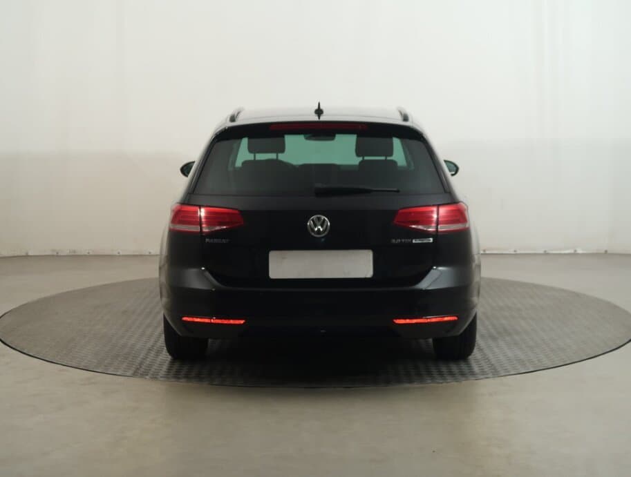 2016 Volkswagen PASSAT - 6