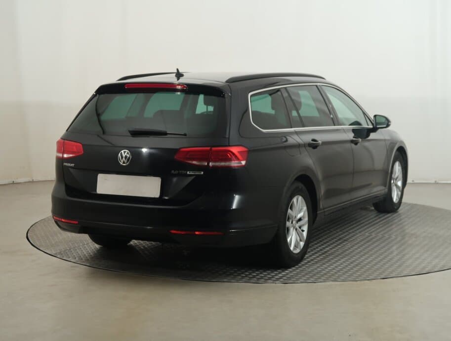 2016 Volkswagen PASSAT - 7