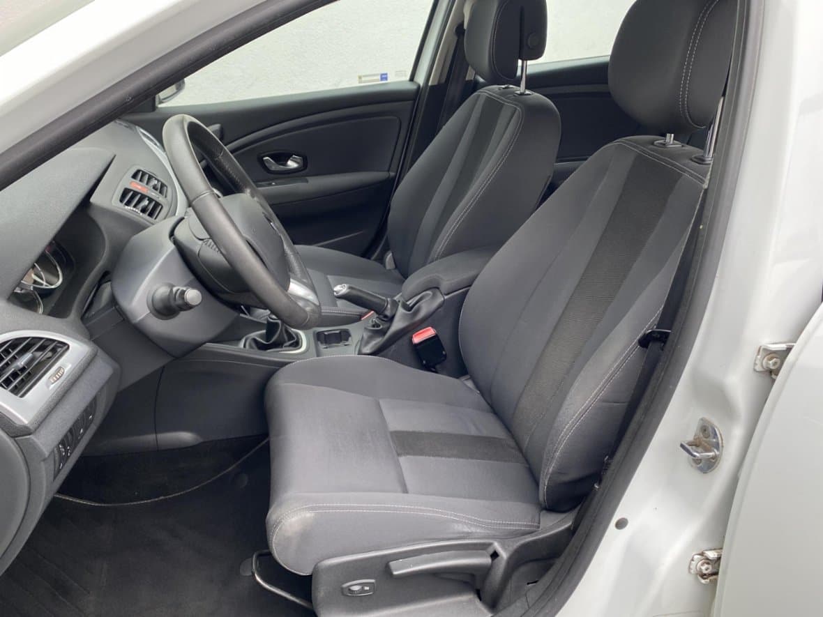 2010 Renault MEGANE - 25