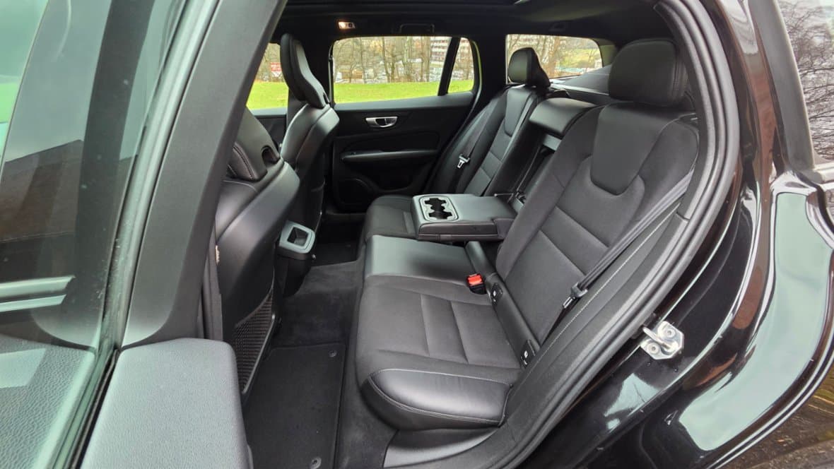 2019 Volvo V60 - 6