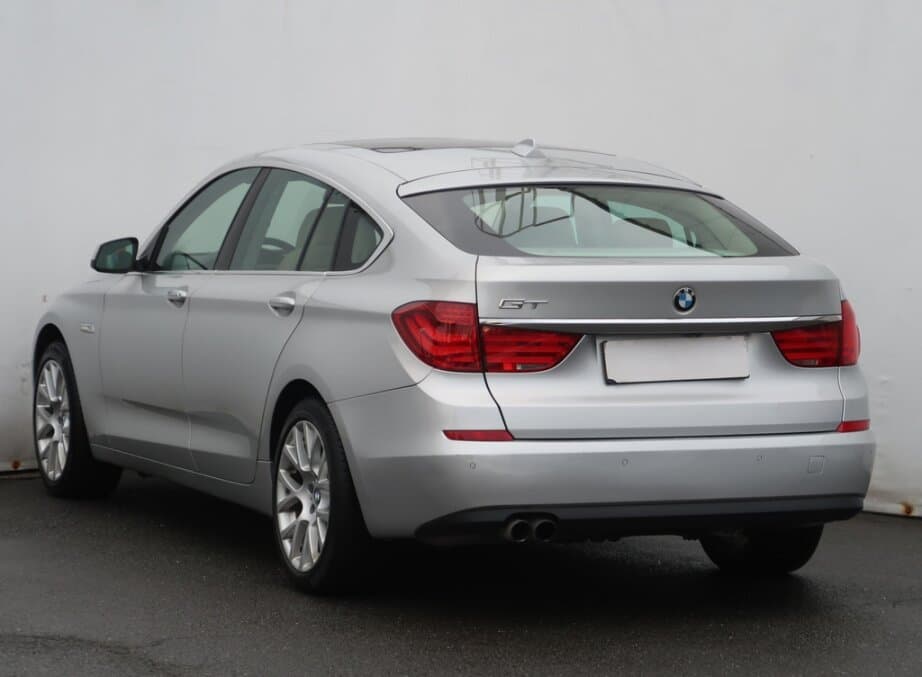 2011 BMW 5-SERIES - 5