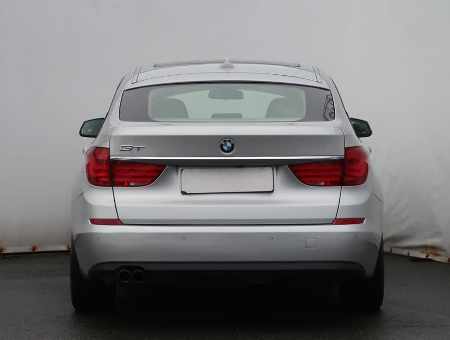 2011 BMW 5-SERIES - 6