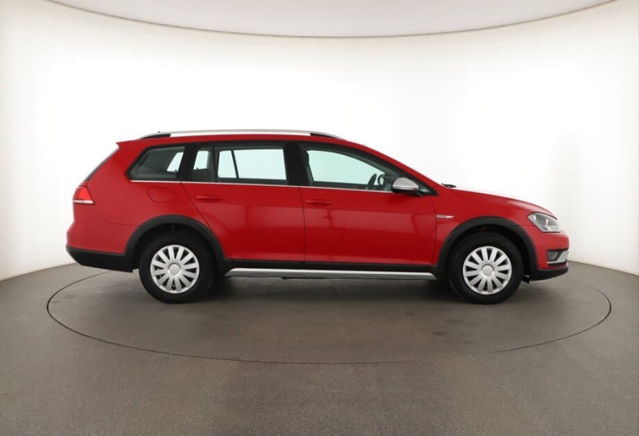 2016 Volkswagen GOLF - 8