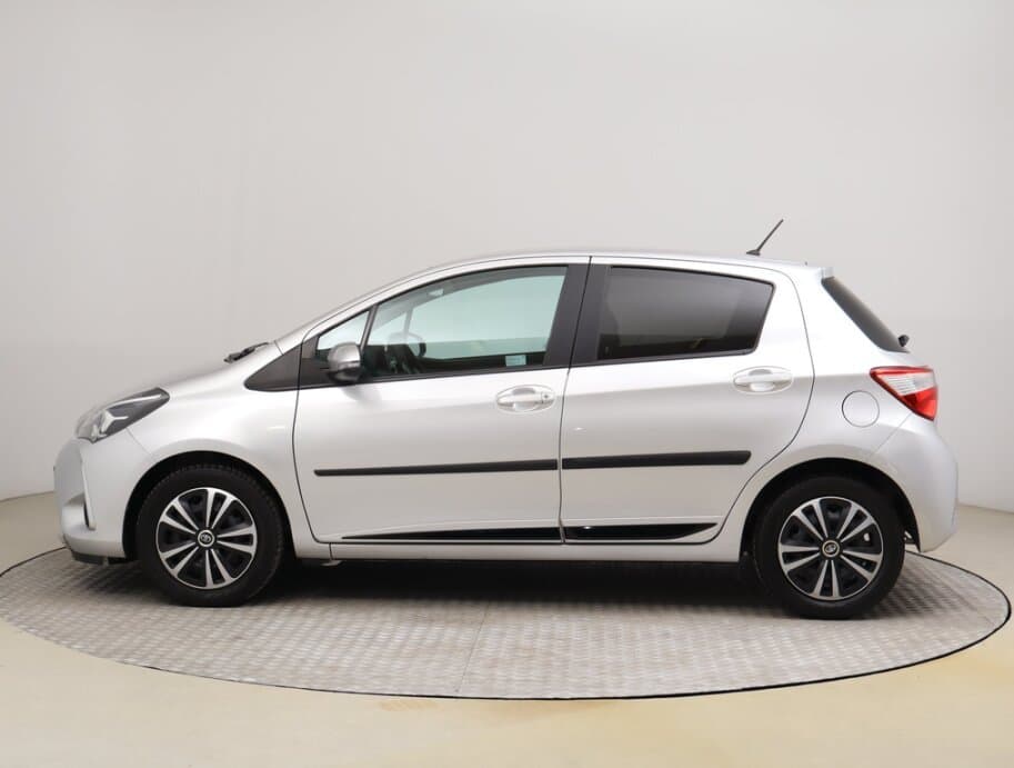 2017 Toyota YARIS - 4