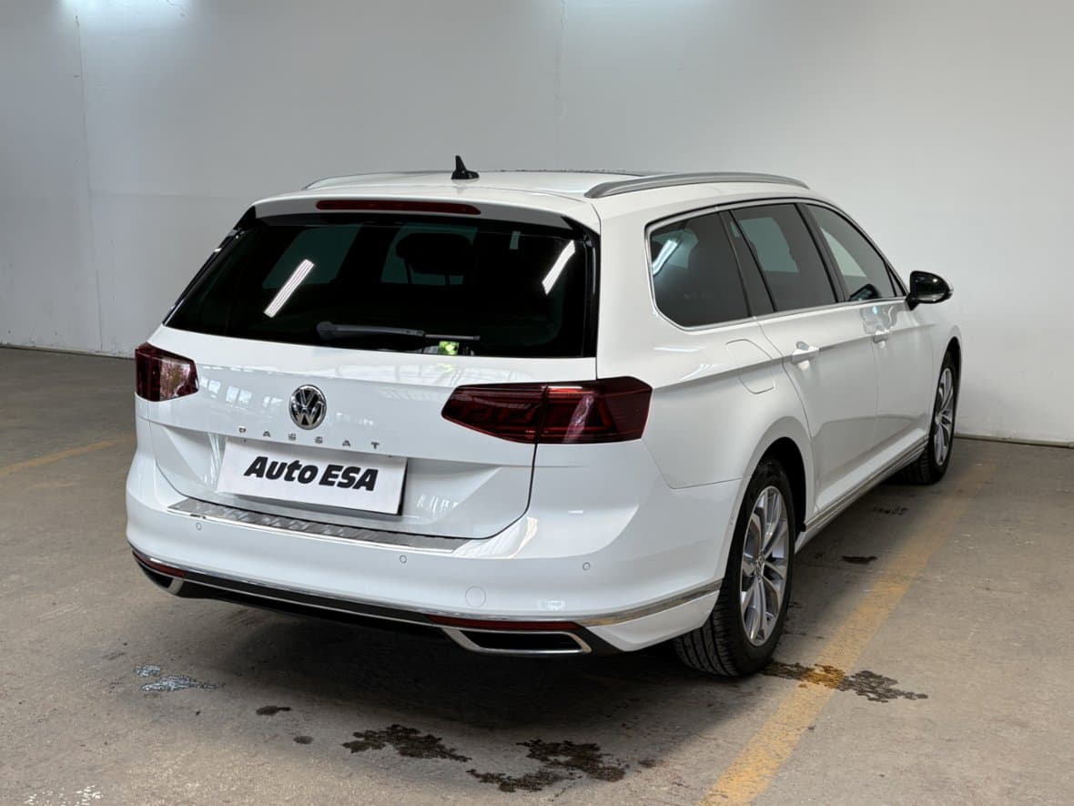2020 Volkswagen PASSAT - 4