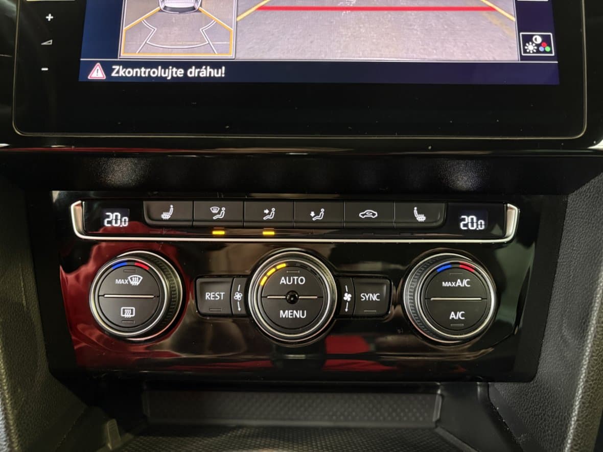 2020 Volkswagen PASSAT - 16