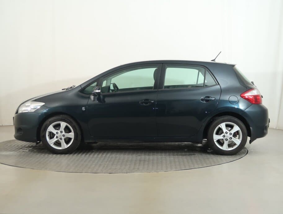 2011 Toyota AURIS - 4