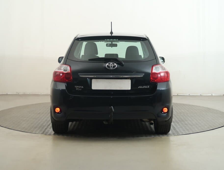 2011 Toyota AURIS - 6