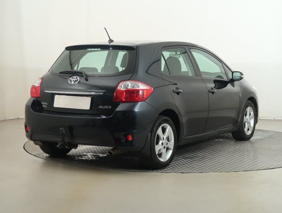 2011 Toyota AURIS - 7