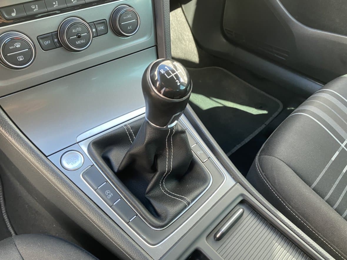 2015 Volkswagen GOLF - 16