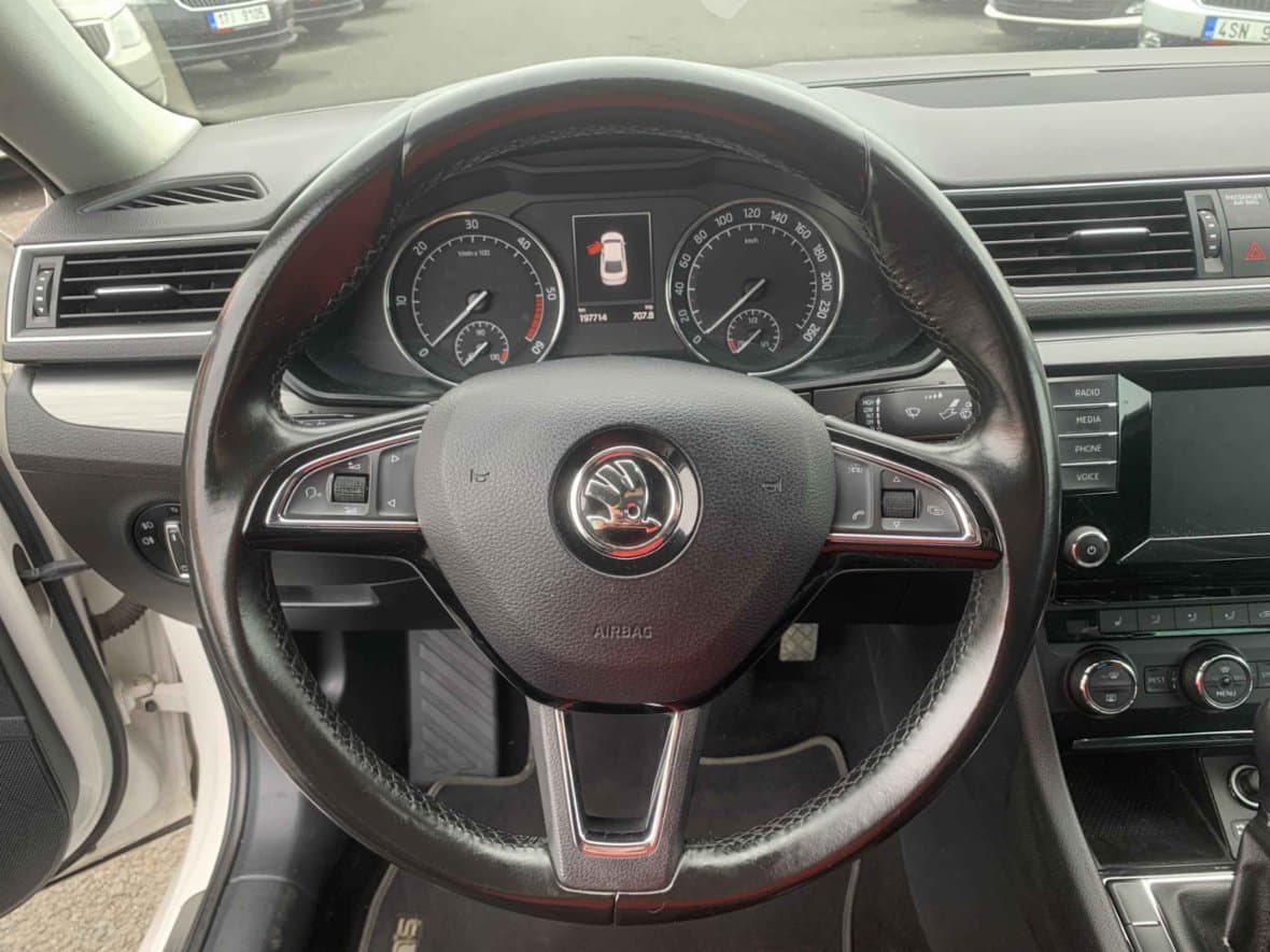 2015 Škoda SUPERB - 13