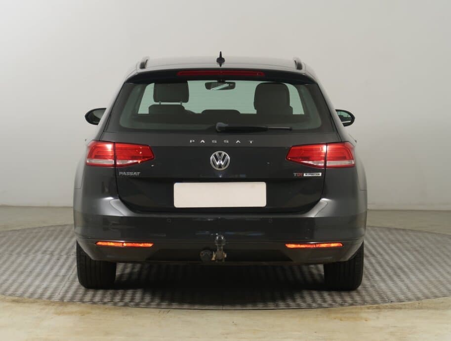 2017 Volkswagen PASSAT - 6