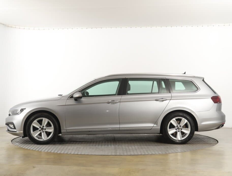 2022 Volkswagen PASSAT - 4