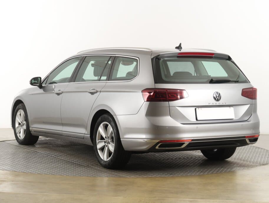 2022 Volkswagen PASSAT - 5