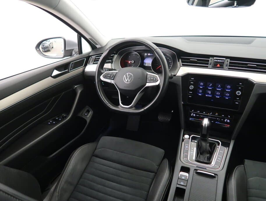 2022 Volkswagen PASSAT - 9