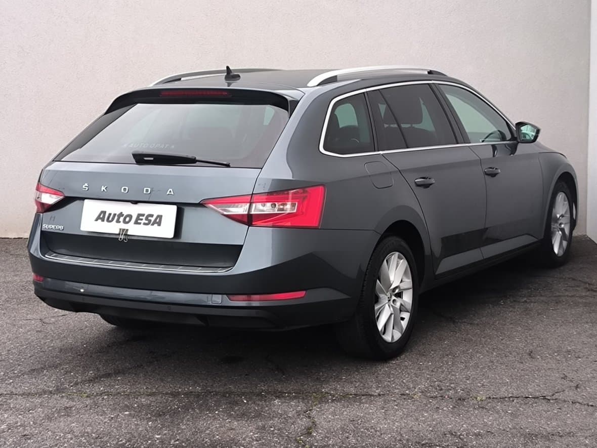 2019 Škoda SUPERB - 4