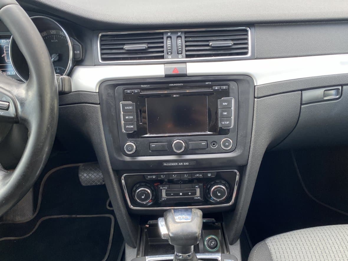 2010 Škoda SUPERB - 12