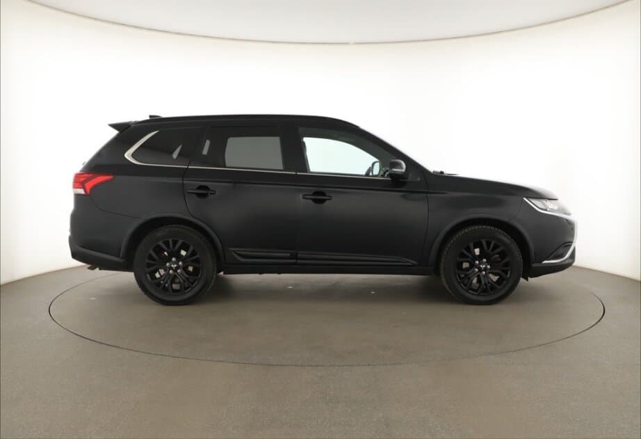 2019 Mitsubishi OUTLANDER - 8