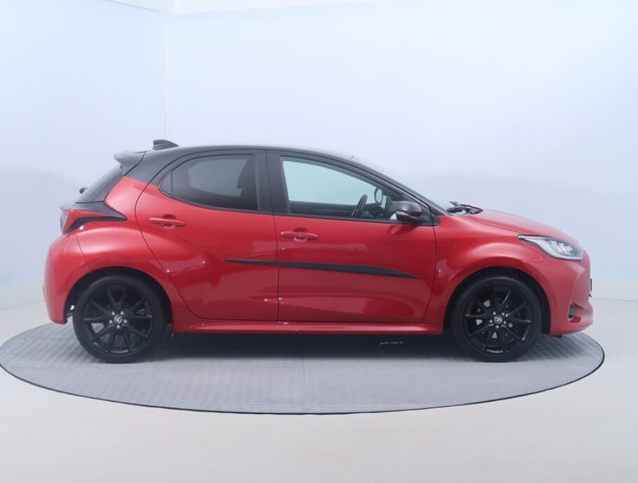 2022 Toyota YARIS - 8