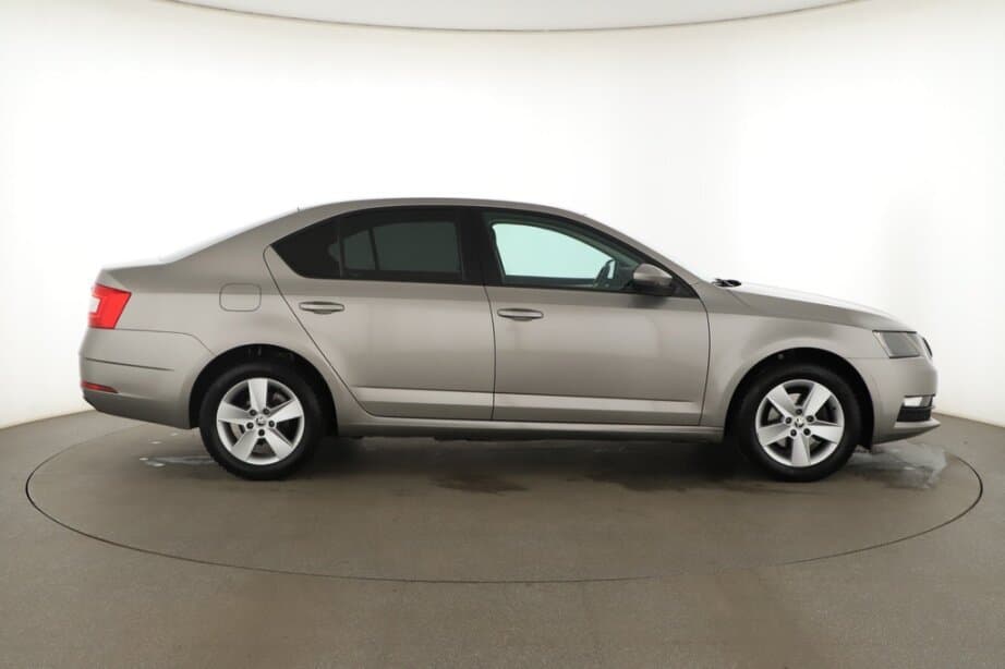 2018 Škoda OCTAVIA - 8