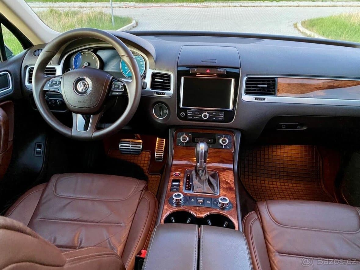 2011 Volkswagen TOUAREG - 6