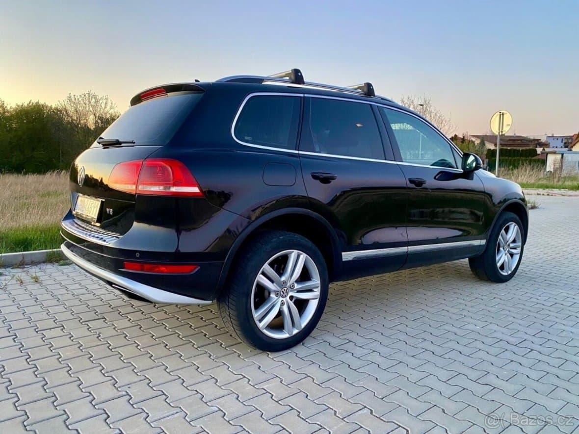 2011 Volkswagen TOUAREG - 8