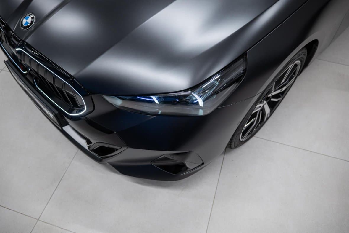 2025 BMW 5-SERIES - 2