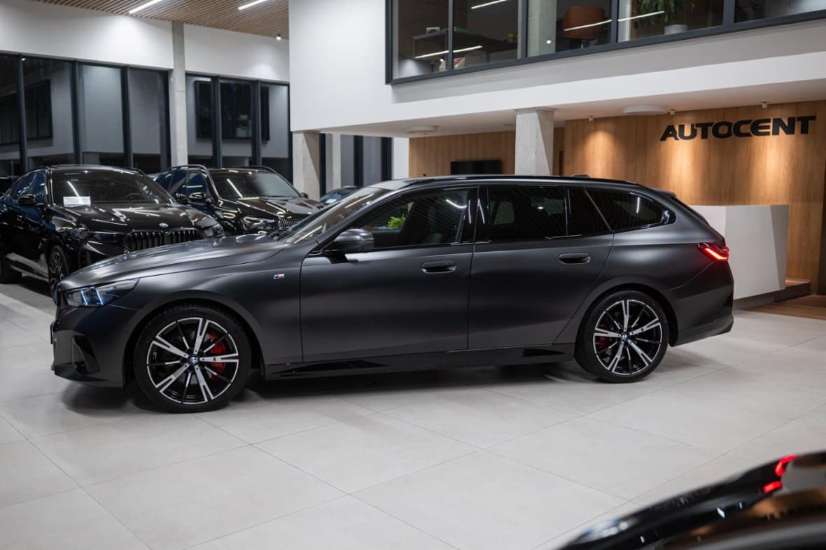 2025 BMW 5-SERIES - 5