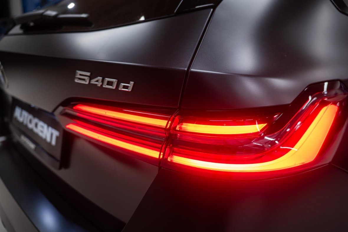 2025 BMW 5-SERIES - 12