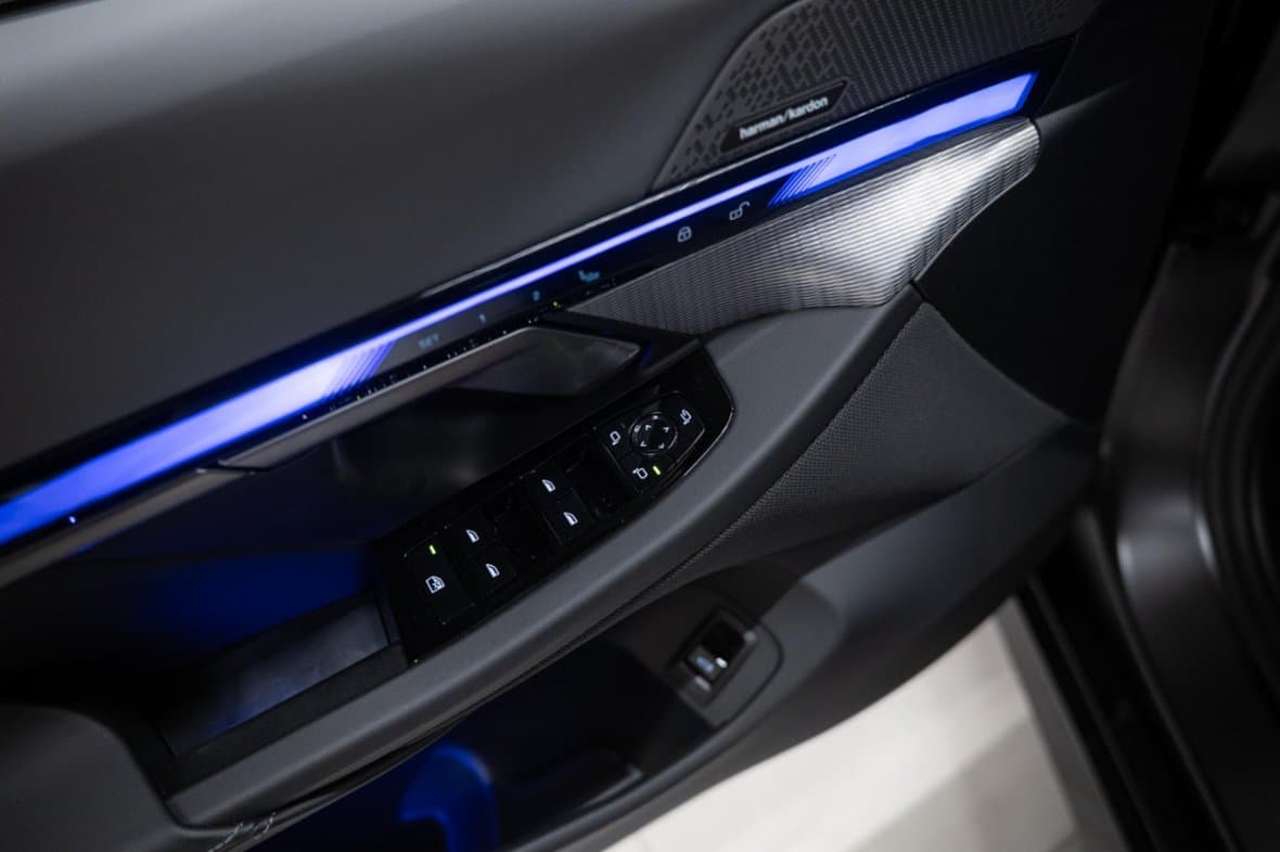 2025 BMW 5-SERIES - 19