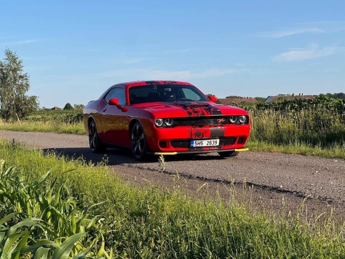 2017 Dodge CHALLENGER - 3
