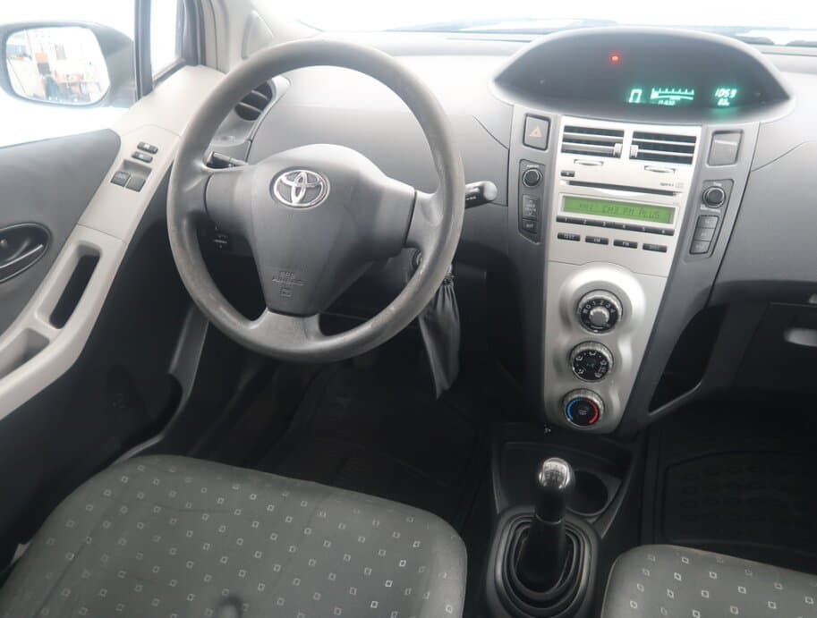 2007 Toyota YARIS - 9