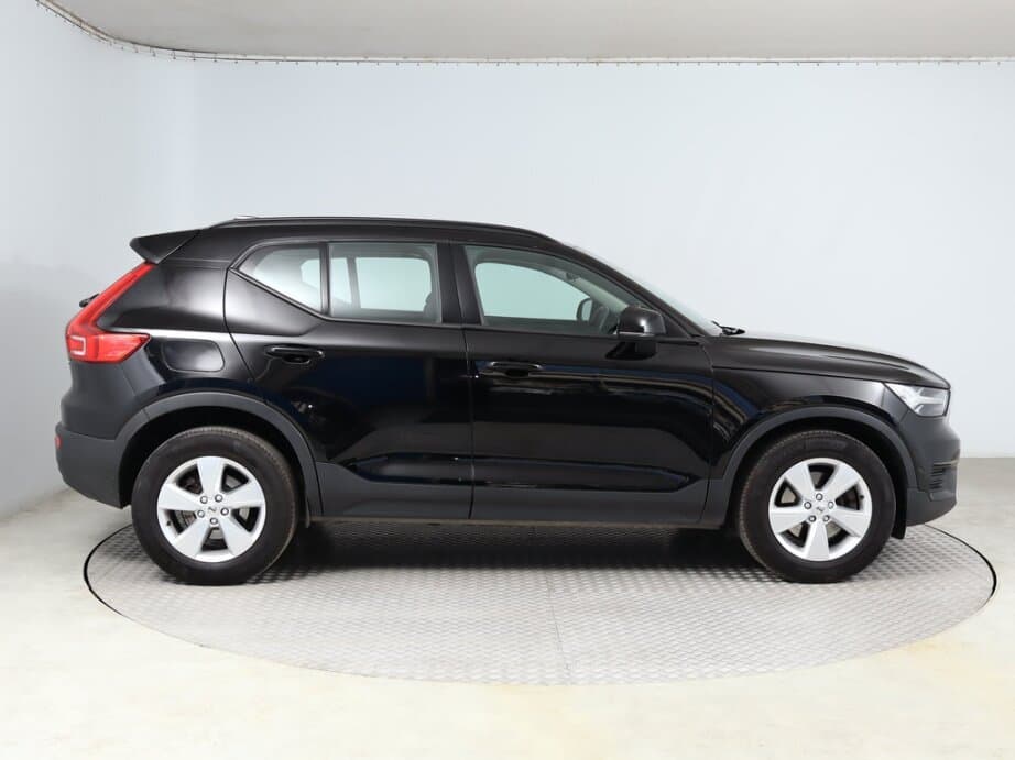 2021 Volvo XC40 - 8