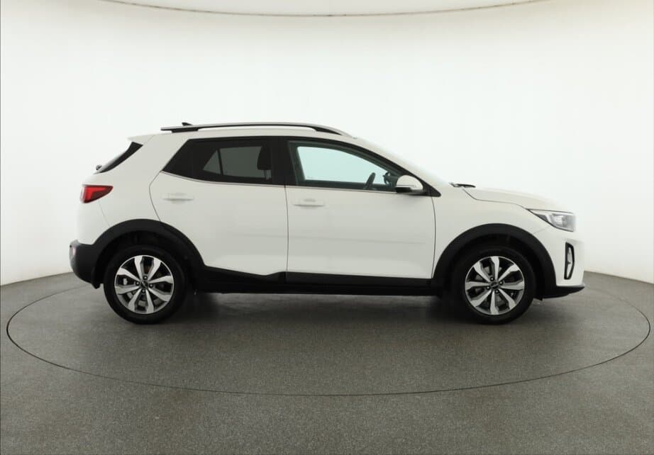 2022 Kia STONIC - 8