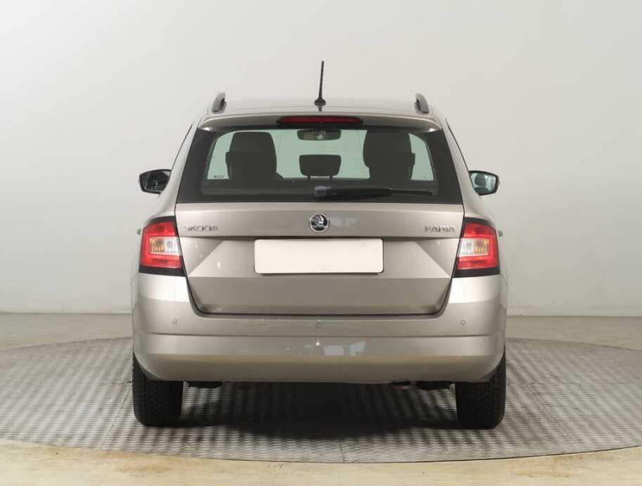 2015 Škoda FABIA - 6
