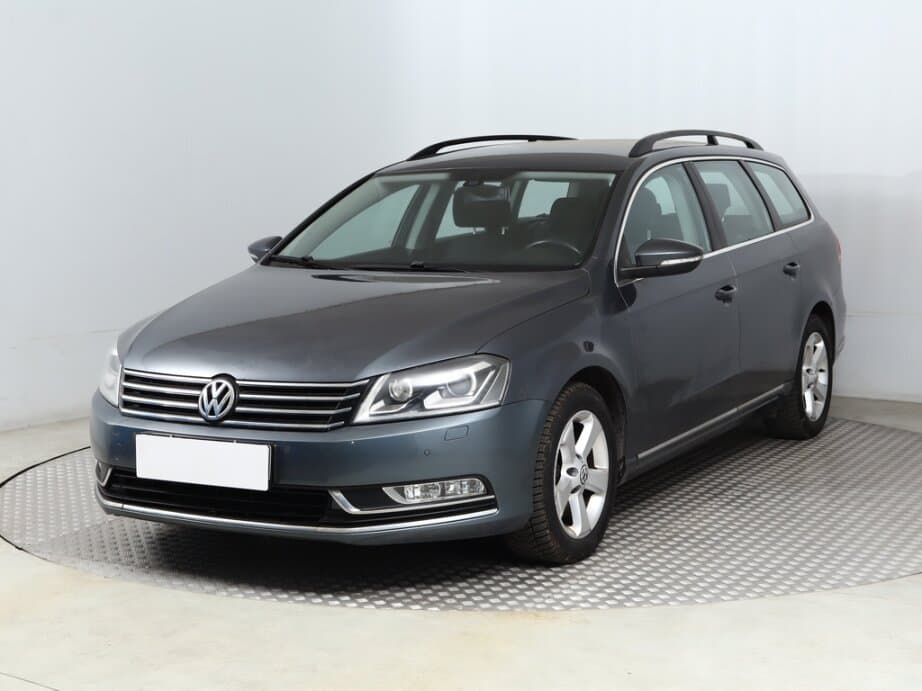 2012 Volkswagen PASSAT - 3