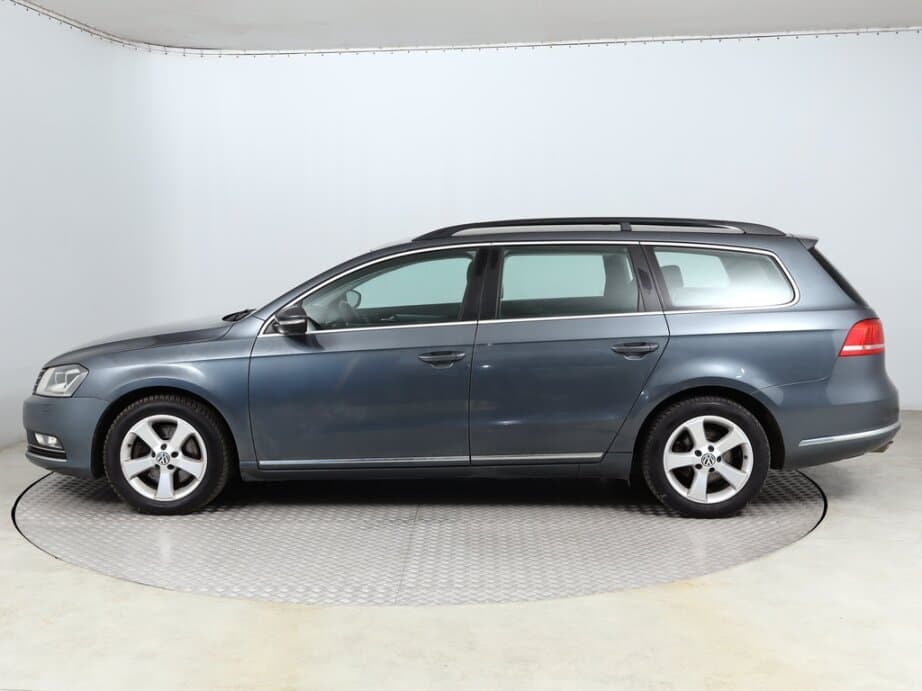 2012 Volkswagen PASSAT - 4