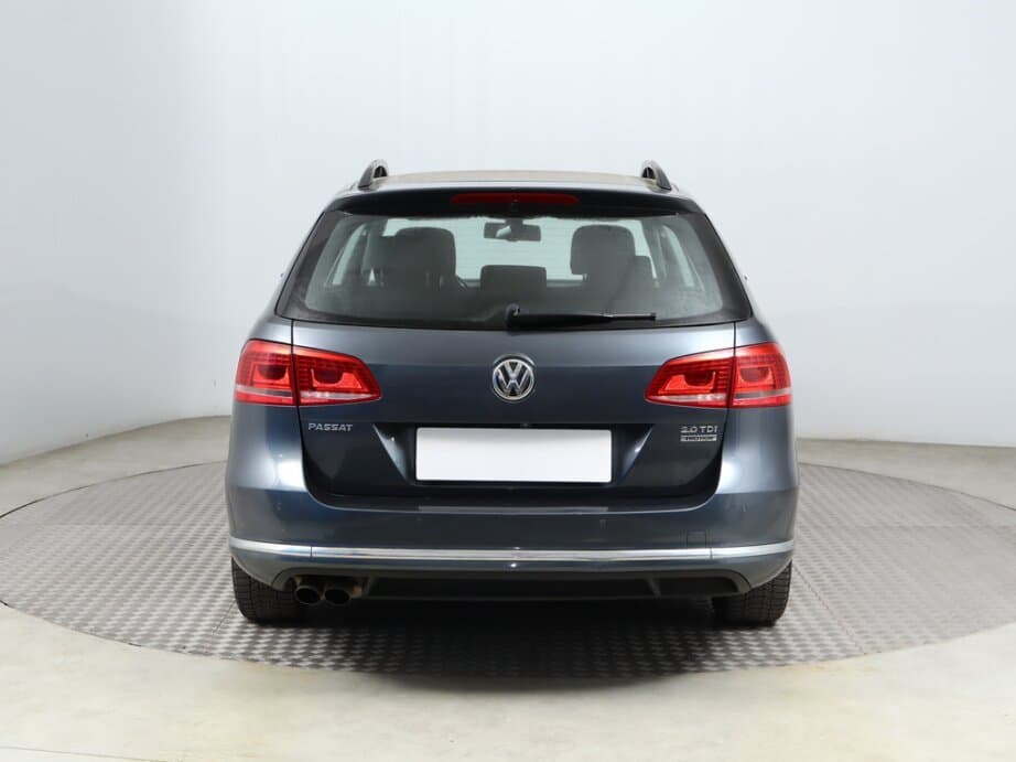 2012 Volkswagen PASSAT - 6