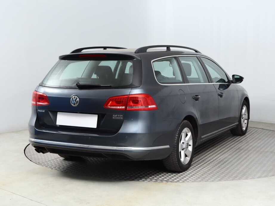 2012 Volkswagen PASSAT - 7