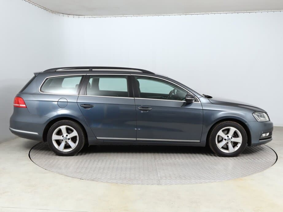 2012 Volkswagen PASSAT - 8