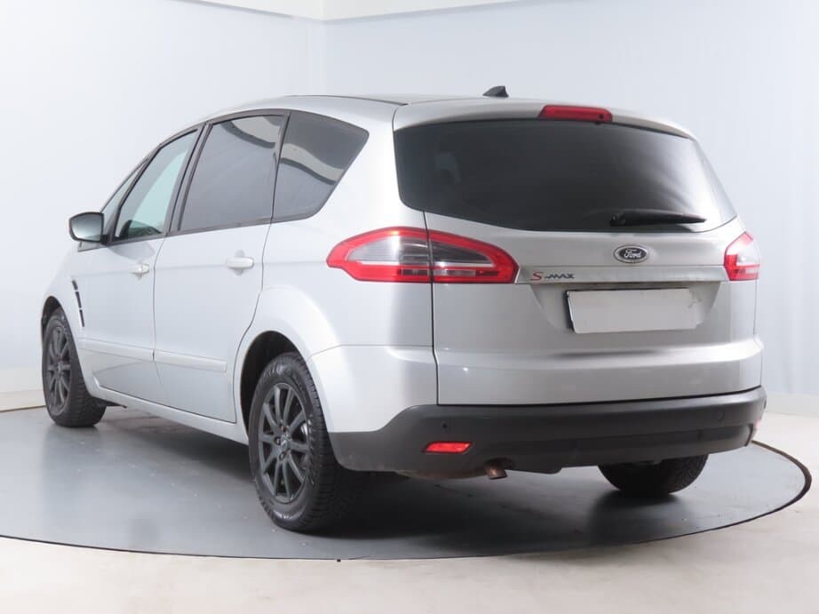 2011 Ford S-MAX - 9
