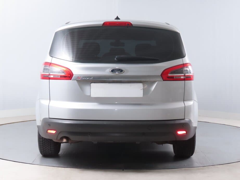 2011 Ford S-MAX - 11
