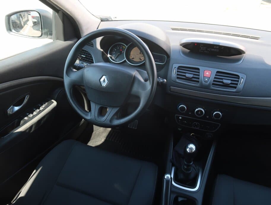 2009 Renault MEGANE - 9