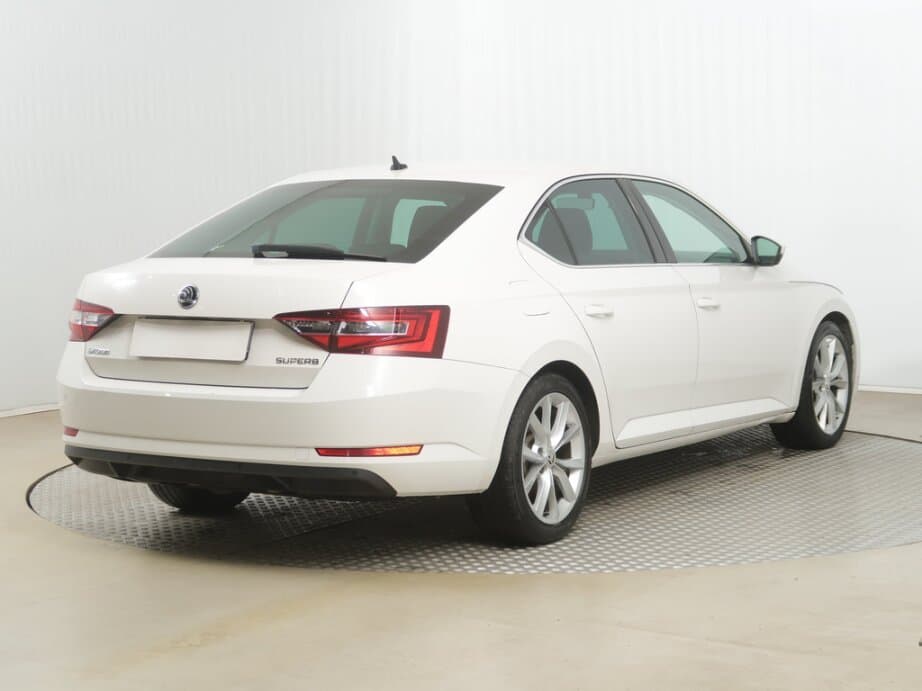 2018 Škoda SUPERB - 7