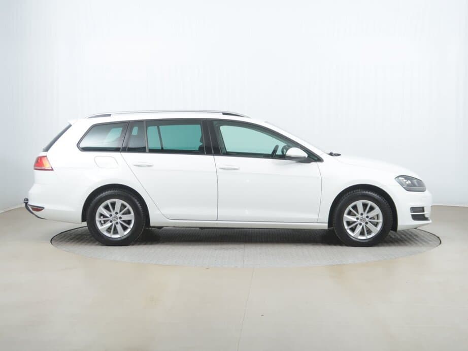 2014 Volkswagen Golf - 8