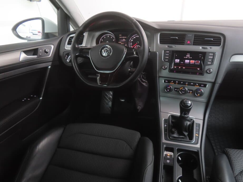 2014 Volkswagen Golf - 9