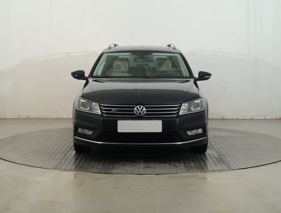 2014 Volkswagen Passat - 2